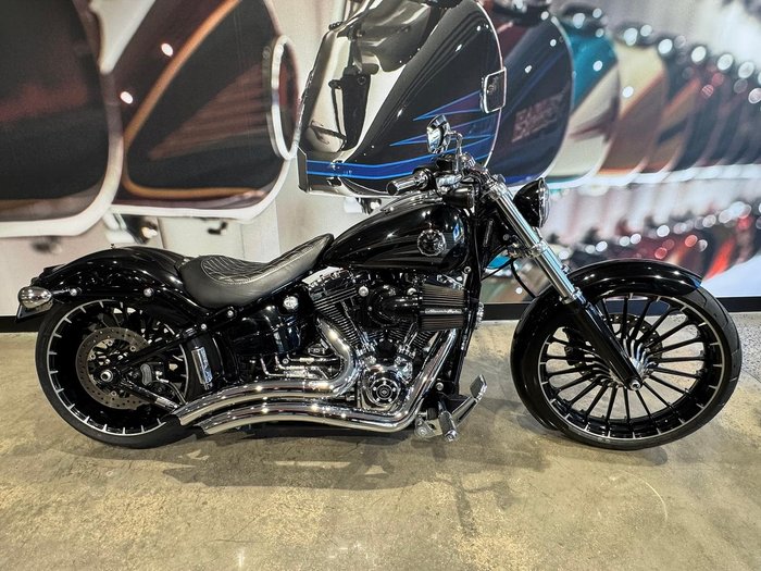 2017 Harley-Davidson Breakout 103 (FXSB) Softail Black