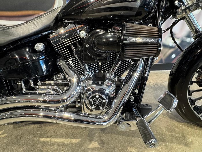 2017 Harley-Davidson Breakout 103 (FXSB) Softail Black