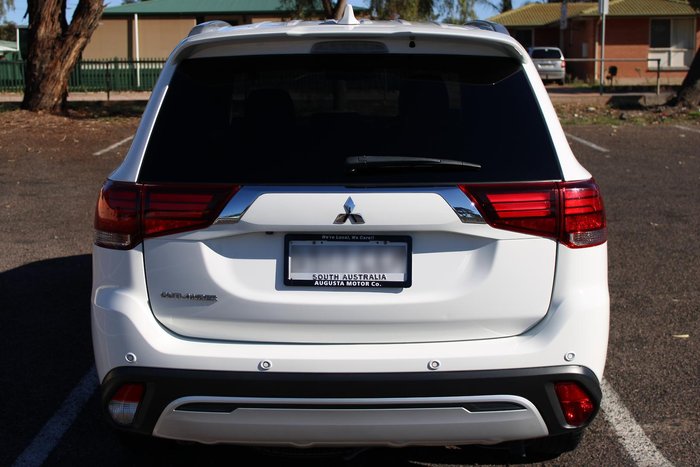 2020 Mitsubishi Outlander LS