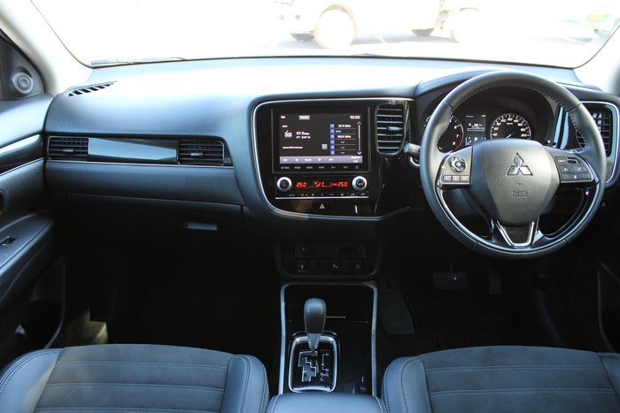 2020 Mitsubishi Outlander LS