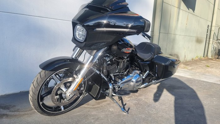 2025 Harley-davidson FLHX STREET GLIDE (117) Vivid Black