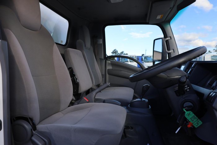 2021 Isuzu N Series NNR 45-150 Pantech White