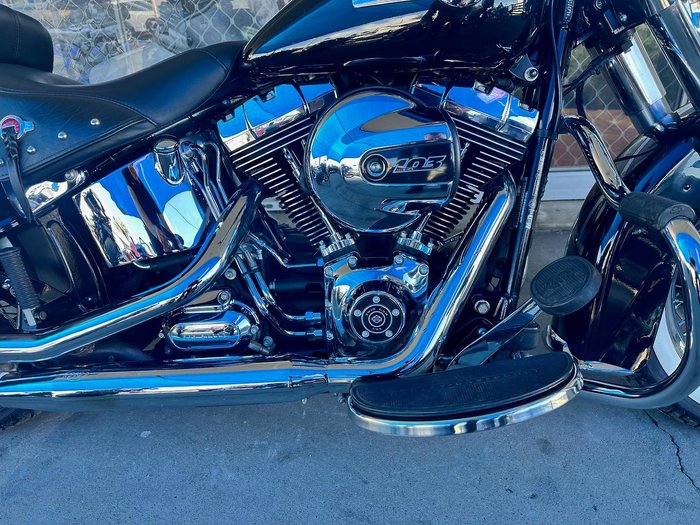 2017 Harley-Davidson Heritage Softail Classic 1690 (FLSTC) Softail Black