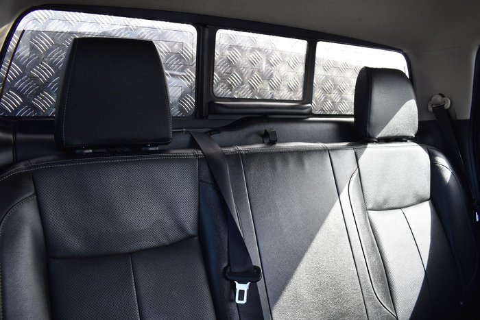 2019 Nissan Navara ST-X D23 Series 3 4X4 Dual Range Brilliant Silver