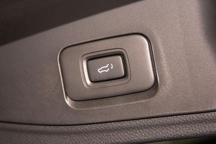 2025 Isuzu MU-X LS-U