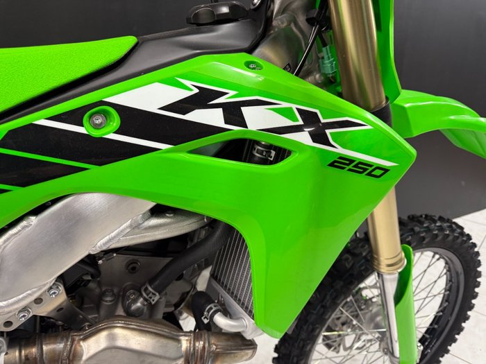 2025 Kawasaki 2025 Kawasaki KX252X FULL SIZE MOTOCROSS Green