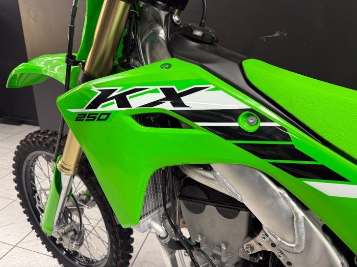 2025 Kawasaki 2025 Kawasaki KX252X FULL SIZE MOTOCROSS Green