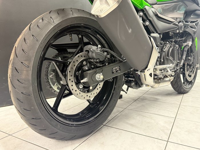 2025 Kawasaki Z500 Green