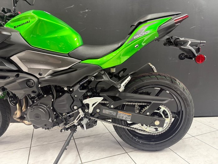 2025 Kawasaki Z500 Green