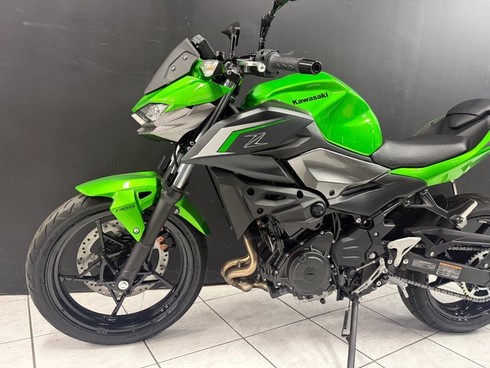 2025 Kawasaki Z500 Green
