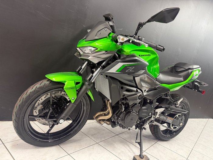 2025 Kawasaki Z500 Green