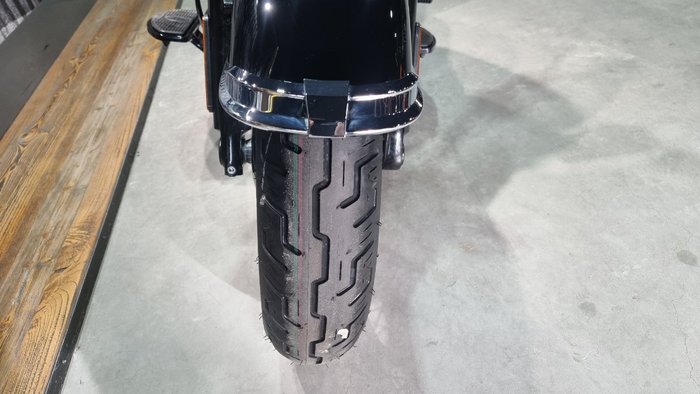 2025 Harley-davidson FLHC HERITAGE CLASSIC (117) Vivid Black