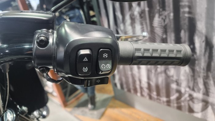 2025 Harley-davidson FLHC HERITAGE CLASSIC (117) Vivid Black