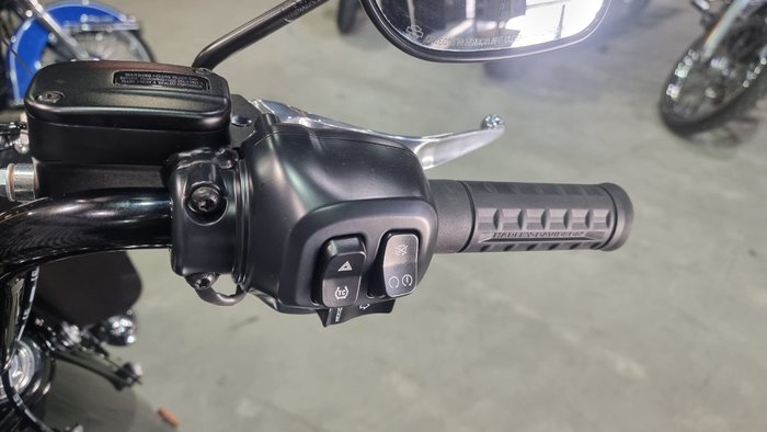 2025 Harley-davidson FLHC HERITAGE CLASSIC (117) Vivid Black