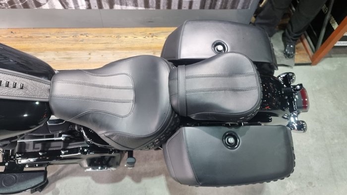 2025 Harley-davidson FLHC HERITAGE CLASSIC (117) Vivid Black