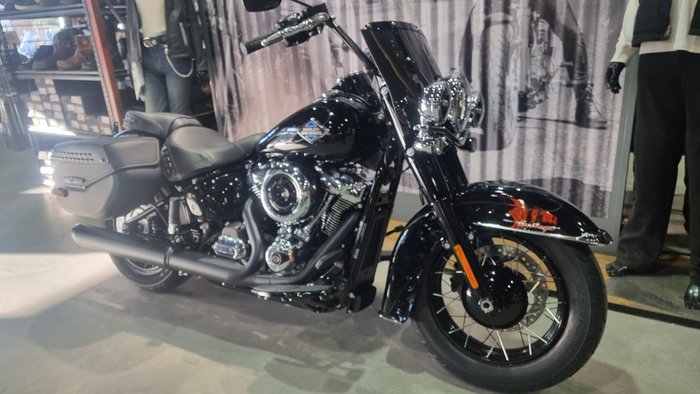 2025 Harley-davidson FLHC HERITAGE CLASSIC (117) Vivid Black