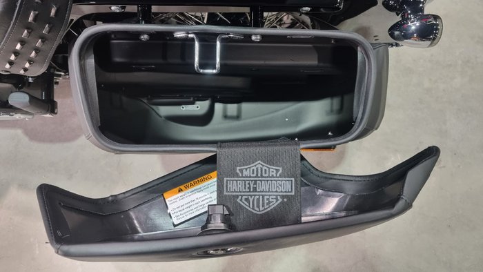 2025 Harley-davidson FLHC HERITAGE CLASSIC (117) Vivid Black