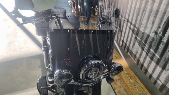 2025 Harley-davidson FLHC HERITAGE CLASSIC (117) Vivid Black