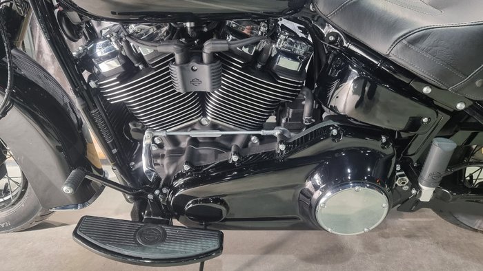 2025 Harley-davidson FLHC HERITAGE CLASSIC (117) Vivid Black