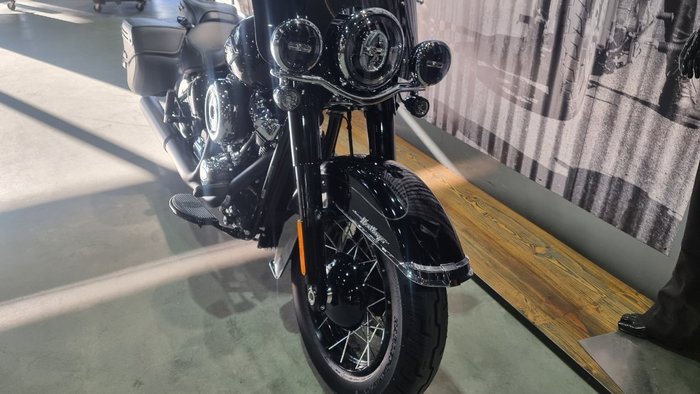 2025 Harley-davidson FLHC HERITAGE CLASSIC (117) Vivid Black
