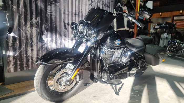 2025 Harley-davidson FLHC HERITAGE CLASSIC (117) Vivid Black
