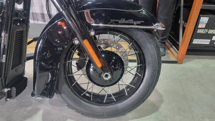 2025 Harley-davidson FLHC HERITAGE CLASSIC (117) Vivid Black