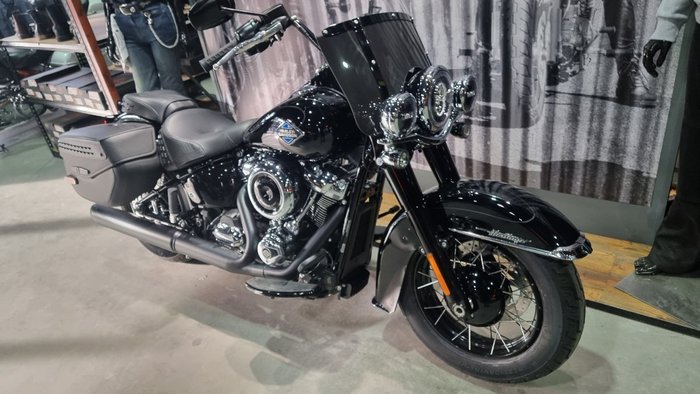 2025 Harley-davidson FLHC HERITAGE CLASSIC (117) Vivid Black