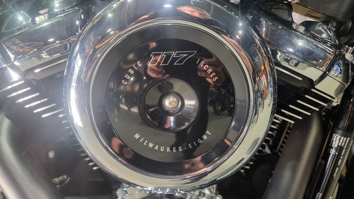 2025 Harley-davidson FLHC HERITAGE CLASSIC (117) Vivid Black