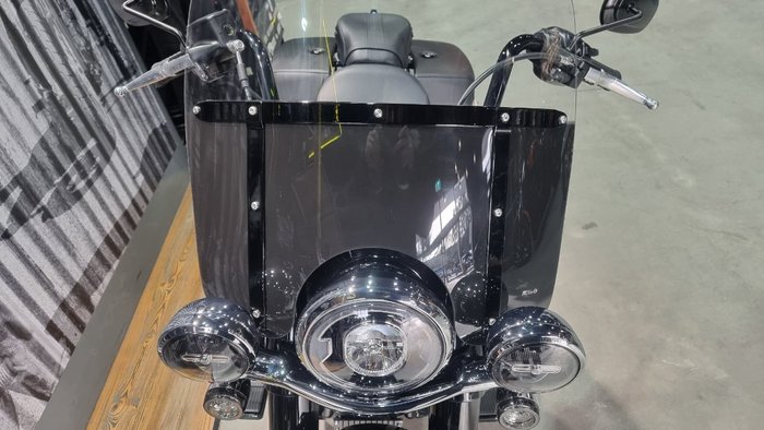 2025 Harley-davidson FLHC HERITAGE CLASSIC (117) Vivid Black