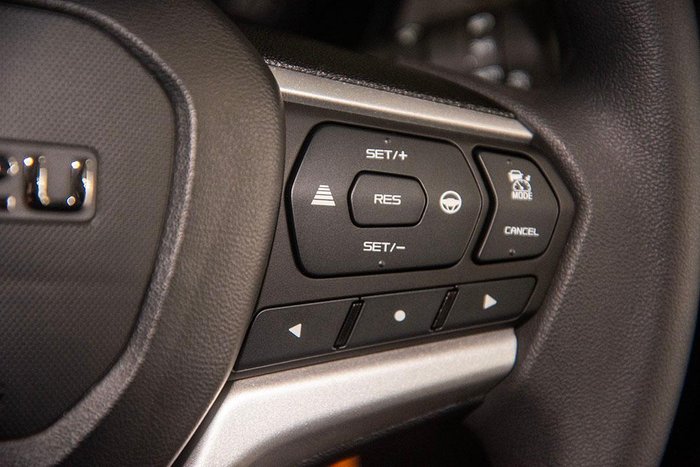 2025 Isuzu D-MAX LS-M