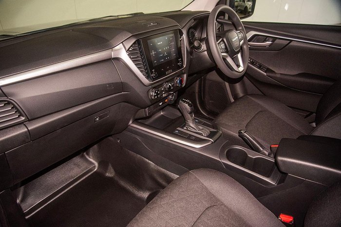 2025 Isuzu D-MAX LS-M