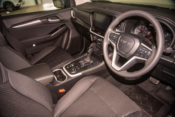 2025 Isuzu MU-X LS-M