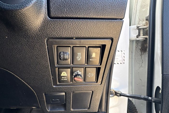 2019 Toyota Hilux SR