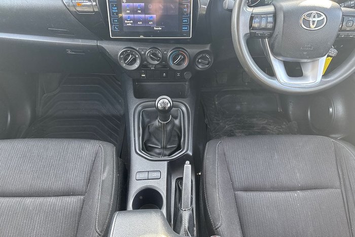 2019 Toyota Hilux SR