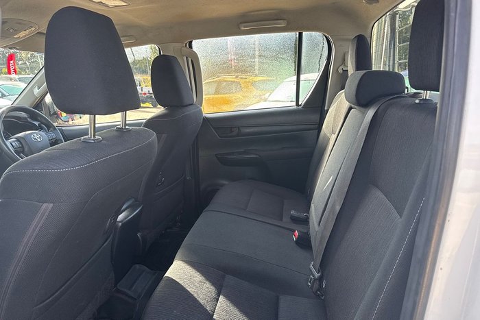 2019 Toyota Hilux SR