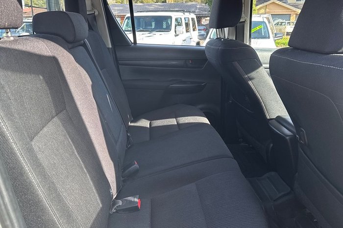 2019 Toyota Hilux SR