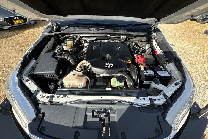 2019 Toyota Hilux SR