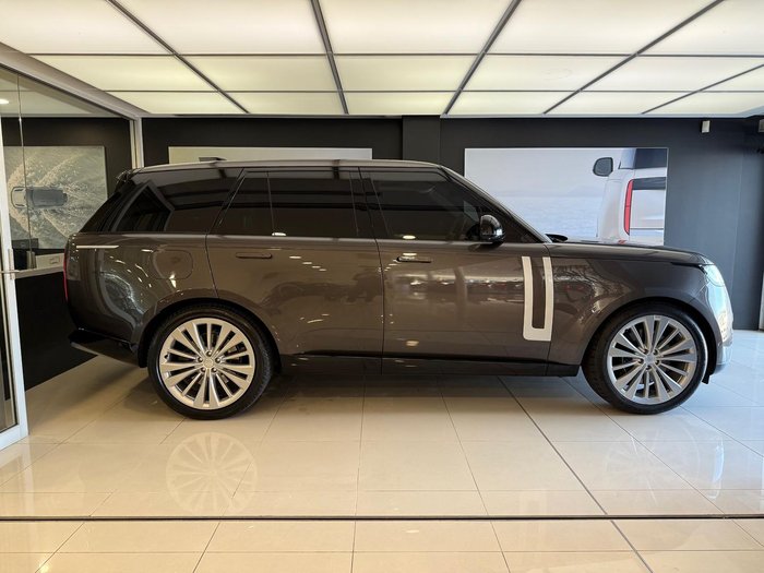 2022 Land Rover Range Rover P530 Autobiography