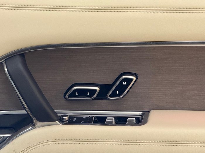 2022 Land Rover Range Rover P530 Autobiography