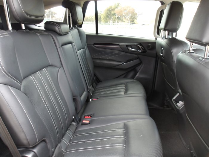 2022 Isuzu MU-X LS-T