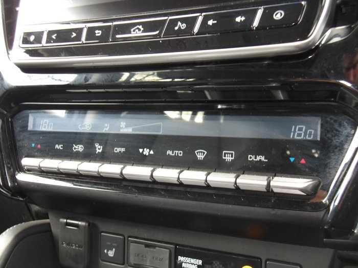 2022 Isuzu MU-X LS-T