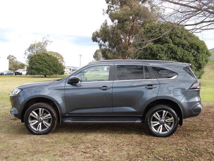 2022 Isuzu MU-X LS-T