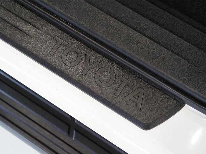 2021 Toyota Hilux SR5