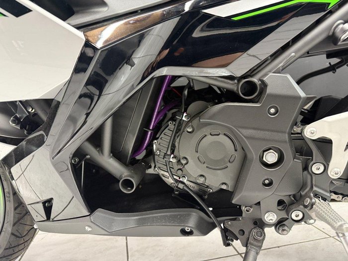 2024 Kawasaki 2024 Kawasaki Ninja e-1 Electric BrightSilver/MatteLime/Ebony