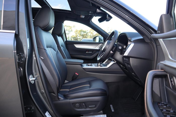 2025 Mazda CX-80 P50e Azami