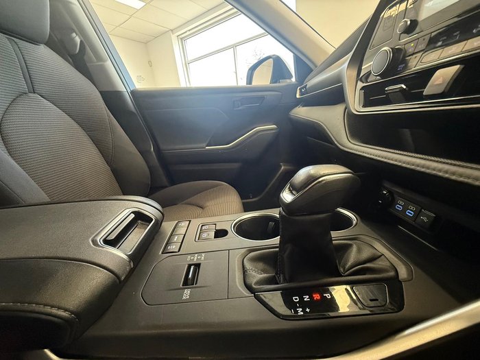 2022 Toyota Kluger GX