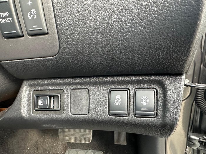 2022 Nissan Navara ST-X