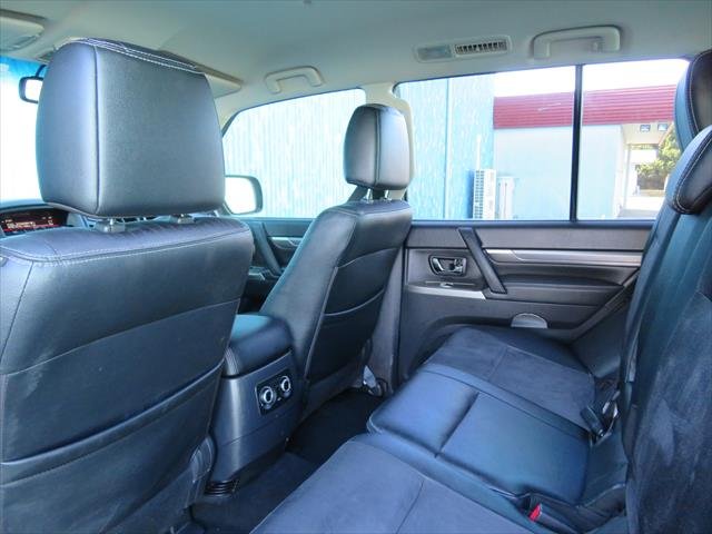 2013 MITSUBISHI PAJERO VR-X LWB (4x4)