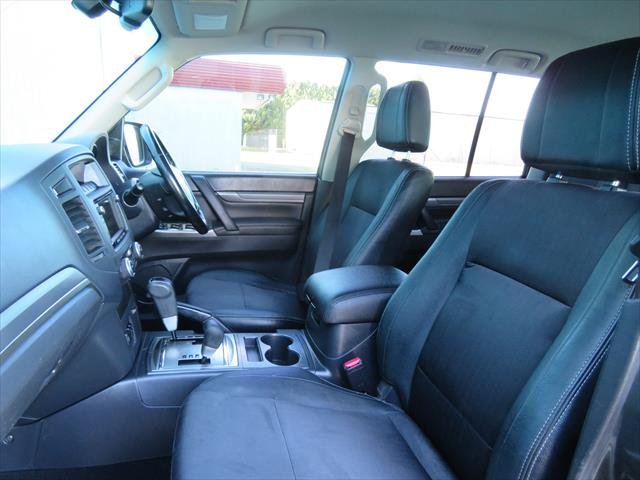2013 MITSUBISHI PAJERO VR-X LWB (4x4)