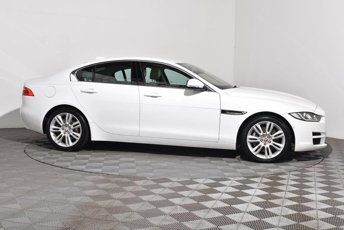 2016 Jaguar XE 25t Portfolio